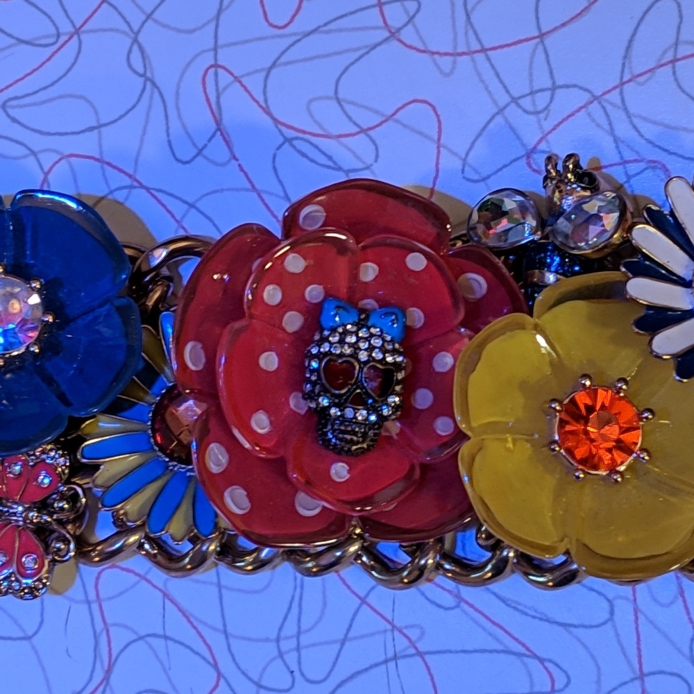 NWOT Betsey Johnson bracelet